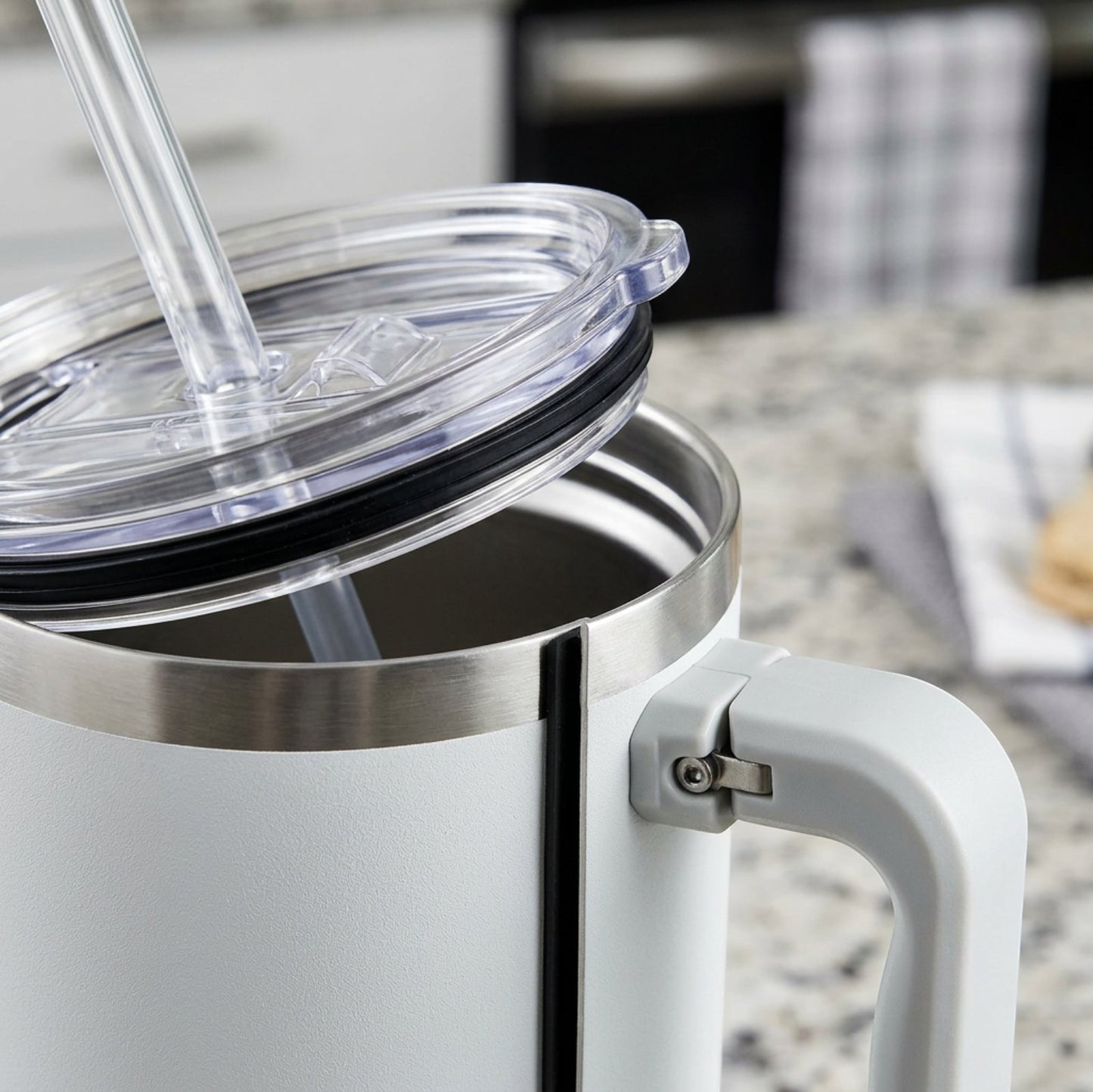 Nivt Handle Travel Tumbler Frost White Straw Lid 32 oz - Detail view